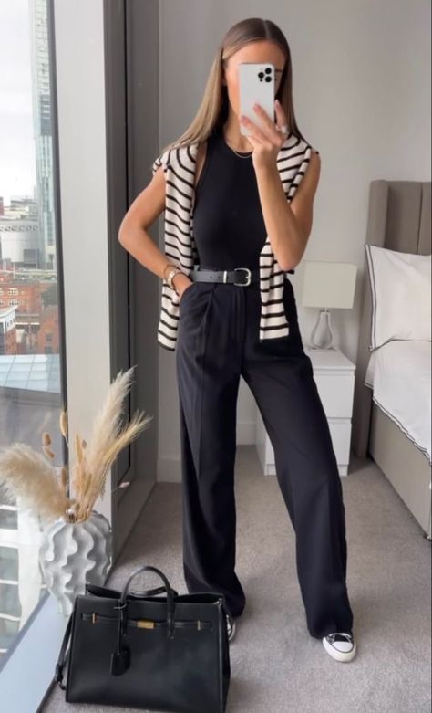 Tech Company Outfit Women, Lululemon City Sleek Pant Outfit, Sporty Work Outfits For Women, Conference Outfit, Smart Casual Women Outfits, Casual Work Outfits Women, Smart Casual Work Outfit, Work Fits, Easy Chic