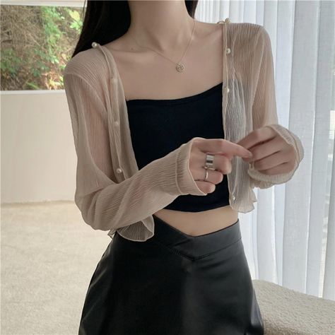 Short Sleeve Sun Protection Cardigan Coat Chiffon Fashion, Cardigan Outfits, Short Sleeve Cardigan, Short Shirts, College Outfits, Cardigan Coat, Aesthetic Fashion, Short Tops, Sun Protection