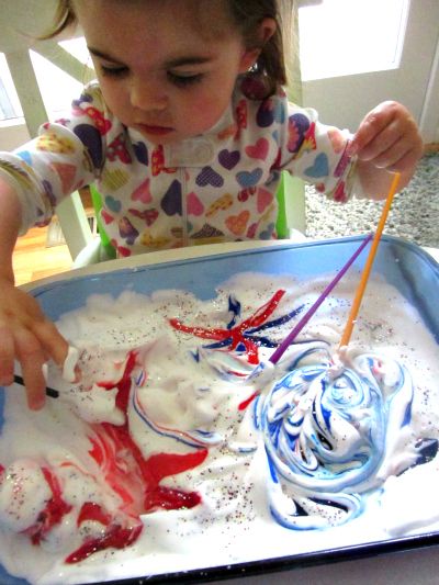 simple red white and blue sensory activity for kids | paint and shaving cream fireworks Shaving Cream Fireworks, Bonfire Night Activities, Bonfire Night Crafts, July Activities, Fireworks Craft, Water Games For Kids, Sensory Activities Toddlers, Nursery Activities, Sensory Activity