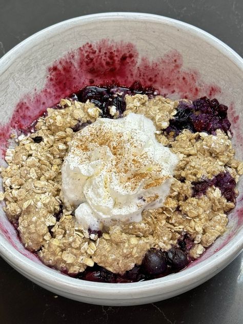 High Protein Blueberry Crumble - Cook Like Lauren Protein Crumble Topping, Breakfast Crumble, Macro Friendly Oatmeal Recipes, Blueberry Microwave Dessert, Blueberry Desserts Healthy, Protein Cobbler, Microwave Blueberry Crisp, Single Serve Blueberry Crisp, Protein Blueberry