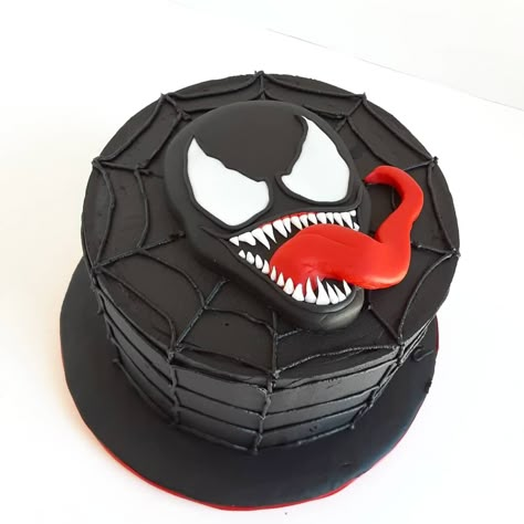 A simple take on a little Venom Venom Birthday Cake Ideas, Venom Cakes Birthdays, Venom Cookies Decorated, Venom Themed Birthday Party, Venom Cupcakes Cake Ideas, Black Spiderman Cake, Venom Cupcakes, Venom Party Decorations, Spiderman Venom Cake