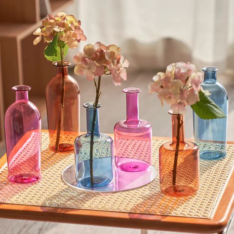 Glass Bottle Candle Holder, Glass Bottle Candles, Colorful Vases, Bottle Candle Holder, Bud Vases Flowers, Nordic Vase, Dream Core, Colored Glass Bottles, Vase Transparent