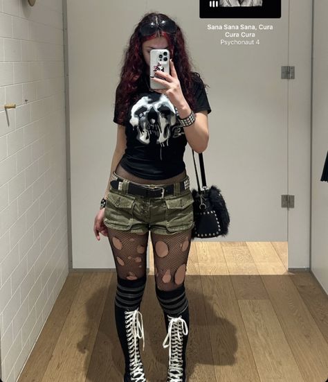 Alt Inspo Outfit, Alt Fishnet Outfit, Shorts Alternative Outfits, Grunge Short Outfits, Emo Outfit With Shorts, Gothic Outfit Ideas Summer, Leather Jacket Alt Outfit, Summer Alternative Outfits Grunge, Emo Outfits For Summer