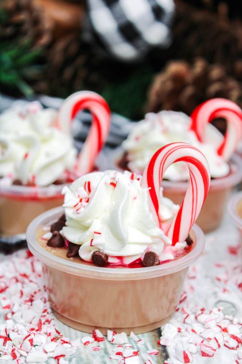 Peppermint Hot Cocoa Jell-o Shots, Hot Chocolate Jello Shots, Peppermint Jello Shots, Chocolate Peppermint Pudding Shots, Chocolate Jello Shots, Xmas Jello Shots, Candy Cane Jello Shots, Peppermint Pudding Shots, Christmas Jell-o Shots