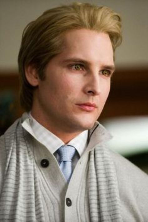 Carlisle Cullen Dr Cullen, Stephenie Meyer Books, Cullen Family, Twilight Party, Twilight Dr, Carlisle Cullen, Rosalie Hale, Twilight Saga New Moon, Nurse Jackie