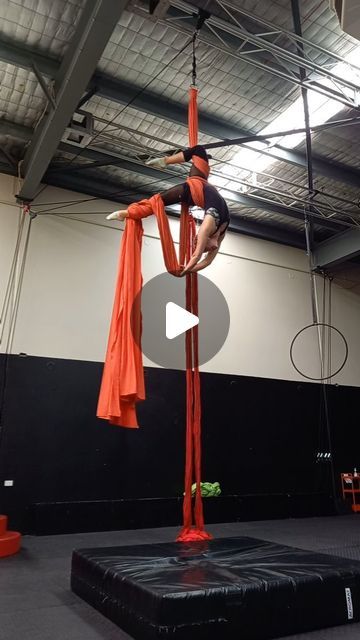 Aerial Silks Poses, Aerial Silks Beginner, Aerial Hoop Moves, Flexibility Routine, Aerial Fitness, Aerial Dance, Aerial Hoop, Aerial Silks, Aerial Yoga