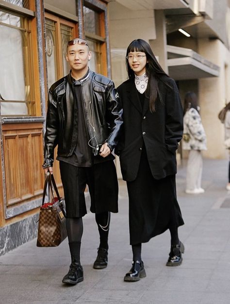 Shanghai Street Fashion, Shanghai Street Style, Chinese Street Fashion, Shanghai Fashion, Chinese Fashion Street, Couple Fashion, Tokyo Street Style, Chinese Fashion, Winter Outfits Men