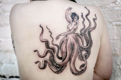 octopus lady by alice carrier at anatomy tattoo in portland, oregon Ursula Tattoo, Octopus Woman, Anatomy Tattoo, Octopus Tattoos, Woman Tattoo, Sweet Tattoos, Octopus Tattoo, Mermaid Tattoo, Tattoo Project