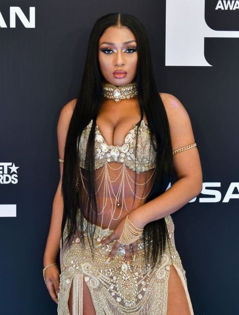 Megan Thee Stallion in Laurel DeWitt for BET Awards Cognac Queen, Meghan Thee Stallion, Tina Snow, Basic Girl, Bet Awards, Fashion Haute Couture, Megan Thee Stallion, Female Rappers, My People