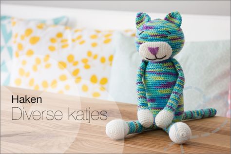 Haken #7: Gehaakte katjes met gratis haakpatronen - Nobody ELSe Kat Haken, Cat Illustration, Diy Creative, 7 H, Creative Inspiration, Crochet Toys, Dinosaur Stuffed Animal, Bears, Amigurumi