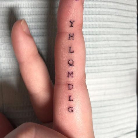 mila 🦇 on Instagram: “cute bad bunny finger tattoo! thank u @kristinrebeca !” Small Bad Bunny Tattoo, Matching Bad Bunny Tattoos, Bad Bunny Finger Tattoo, Bad Bunny Tattoos Ideas, Bad Bunny Symbol, Bad Bunny Tattoo Ideas, Bad Bunny Tattoo, God Quotes Tattoos, Tiny Finger Tattoos