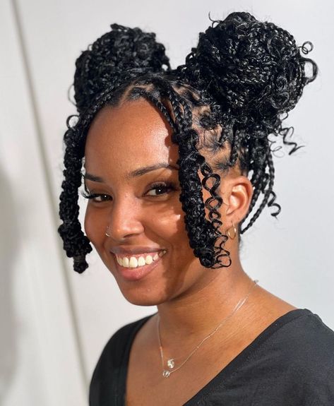 Unique Space Buns to Elevate Your Style Space Buns With Knotless Braids, Box Braid Space Buns, Braided Space Buns Black Women, Space Buns Black Women, Trendy Hairstyles For Black Women, Space Bun Hairstyles, Braided Space Buns, Black Hair Bun, Space Bun