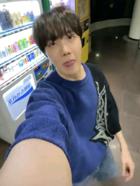 Foto Jhope Cute, J-hope Boyfriend Material, Dark Blue Sweater, Hope Photos, Jhope Cute, Hoseok Bts, My Hope, Bts J Hope, Blue Sweater