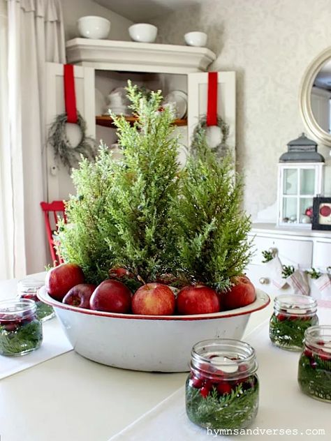 Red And White Enamelware, Enamelware Decor, Apple Centerpieces, Vintage Decor Ideas, Cone Christmas Trees, Organizing Hacks, Simple Centerpieces, Christmas Decor Inspiration, Christmas Centerpieces Diy