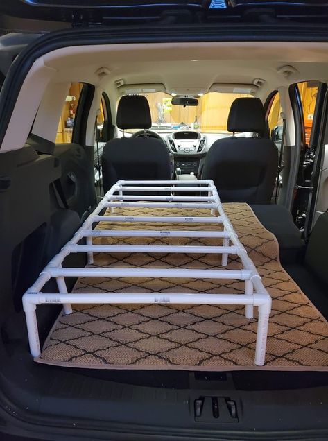 Diy Camping Bed, Cheap Rv Living, Mini Motorhome, Minivan Camper Conversion, Suv Camper, Auto Camping, Minivan Camping, Adventure Van, Suv Camping