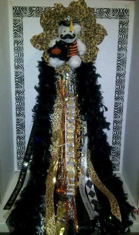 Leopard homecoming mum Football Homecoming, Flowers And Gifts, Glitter Flowers, Homecoming Mums, All That Glitters, Halloween Wreath, Homecoming, High School, Bee