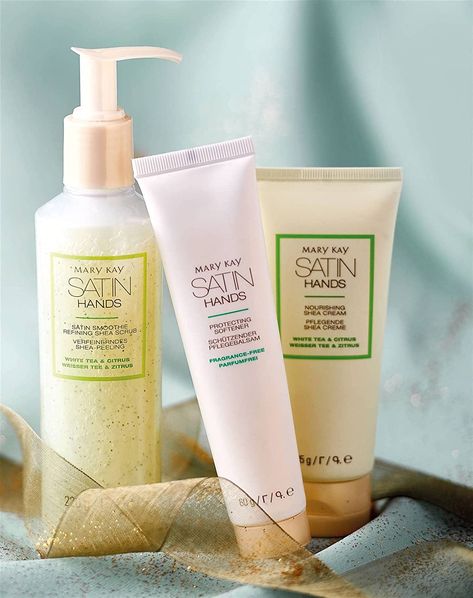 The Satin Hands set is a three-step process. First, use the Satin Hands® Protecting Hand Softener product, which features petrolatum to lock in moisture for smoothness. For the best results, apply it to damp hands. Use a small amount of the Satin Hands® Satin Smoothie Refining Shea Scrub to remove dead skin cells. And after that, use Satin Hands® Nourishing Shea Cream. I will recieve a monatery benefit if you make a purchase. Corrector Mary Kay, Shea Scrub, Mary Kay Satin Lips, Kosmetyki Mary Kay, Mary Kay Satin Hands, Imagenes Mary Kay, Homemade Face Cream, Mary Kay Ash, Mary Kay Cosmetics