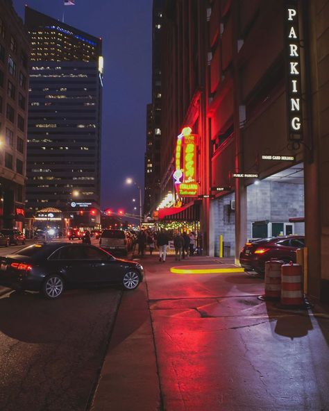 Downtown Indianapolis Photoshoot, Indianapolis Canal Photography, Downtown Indianapolis, Vintage Indiana University, Indianapolis Indiana, City Scene, City Aesthetic, Indiana, United States