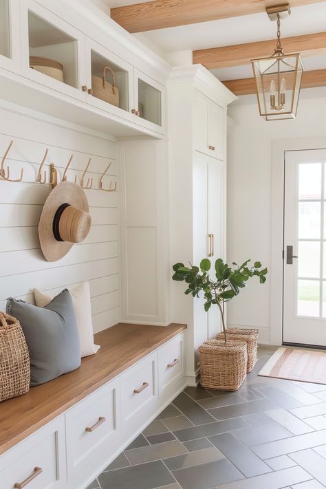 Mudroom Remodel, Mudroom Decor, Shabby Home, Mudroom Ideas, Mudroom Design, Dream Life House, Mudroom Laundry, Laundry Mudroom, Boot Room