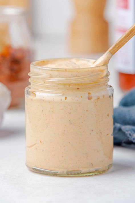 Popeyes Spicy Mayonnaise Copycat Recipe Mcdonalds Honey Mustard Recipe, Chocolate Chip Frappe, Honey Mustard Sauce Recipe, Spicy Mayo Recipe, Honey Mustard Recipes, Alabama White Sauce, Comeback Sauce, Fed And Fit, Remoulade Sauce