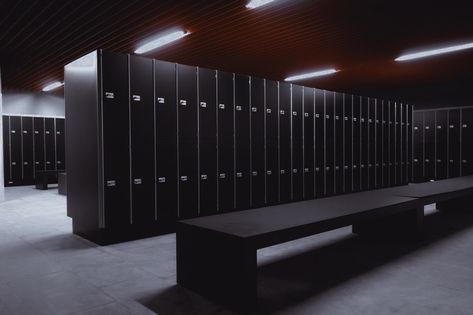 Fancy Locker Room, Luxury School, Boarding School Aesthetic, School Building Design, Episode Interactive Backgrounds, School Hallways, School Interior, School Gym, School Lockers