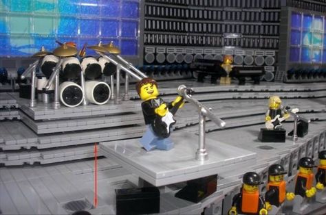 Lego Concert Stage Lighting Design, Batman Statue, Lego Building Instructions, Lego Sculptures, Web Design Resources, Lego Man, Lego Builder, Concert Stage, Lego Figures