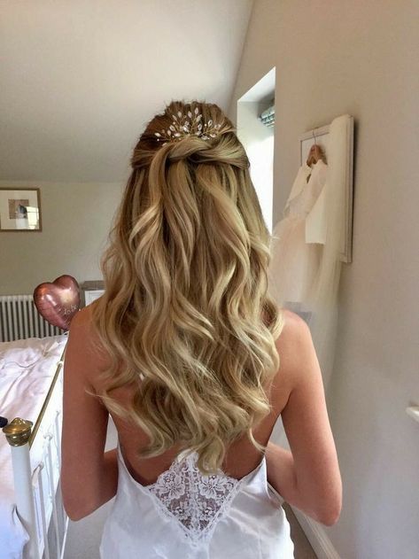 Bridal Hair Half Up Half Down, Bride Hair Down, Wedding Hair Front, Bridesmaid Hair Inspo, Bridal Hair Half Up, Blonde Wedding Hair, Bridemaids Hairstyles, Bridal Hair Down, Blonde Bride