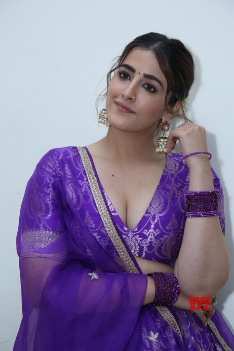 Nupur Sanon, Indian Photoshoot, Beautiful Dresses Short, Purple Colour, Beautiful Women Over 40, Claw Clips, Beautiful Smile Women, Beautiful Blouses, Bucket Hats