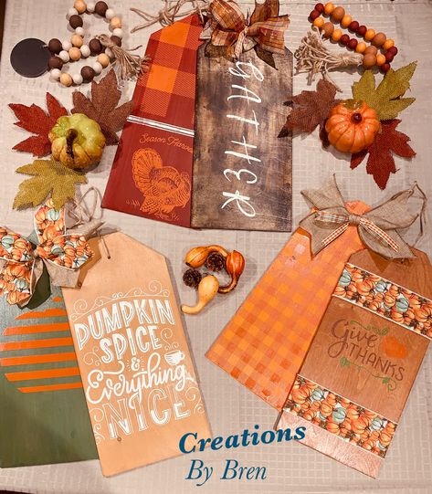 Wanna create super cute door tags?  Chalk Couture can help you!!  The holidays are approaching so decorate on your budget. Fall Door Tags, Woodworking Workshop Plans, Tag Signs, Woodworking Plans Workbench, Harvest Crafts, Woodworking Projects Gifts, Woodworking Projects Table, Door Tag, Fine Woodworking Project