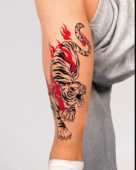 Tiger With Flames Tattoo, Samurai Tiger Tattoo, Traditional Thigh Tattoo, Tiger Forearm Tattoo, Leg Sleeve Ideas, Tattoo Perna, Thigh Tat, Tatted Men, Minimalist Tattoo Ideas