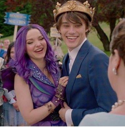 Ben And Mal, Mal And Ben, Descendants Mal And Ben, Descendants Ben, Dove Cameron Descendants, Couples Disney, Disney Punk, Mal Descendants, Descendants Characters