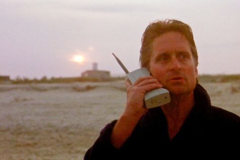 Ever wondered what was the first cell phone to ever appear in a movie?   Wall Street (1987) - Michael Douglas and "The Brick". Cell Phone Bill, Phone Bill, Happy 40th Birthday, Geek Gadgets, Never Sleep, Keeping Healthy, The Cell, Mobile Marketing, Wall Street