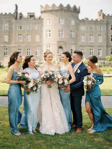 How to Style a Mixed Gender Wedding Party: 20 Cute Looks Coed Bridal Party, Mixed Gender Wedding Party, Mixed Gender Bridal Party, Man Of Honour, Cute Looks, Wedding Wishes, How To Style, Bridal Party, Amazing Women