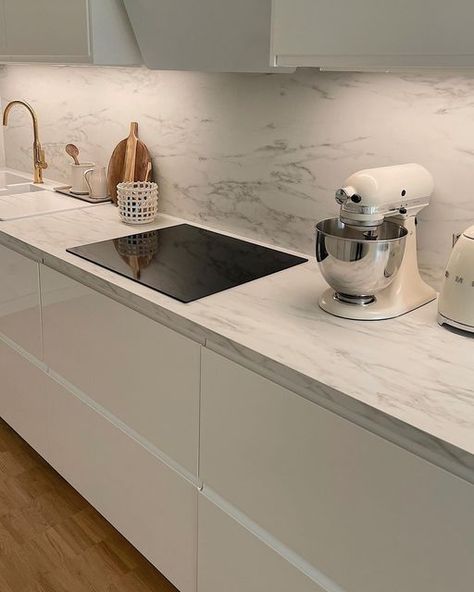 Marble Kitchen Table, Marble Kitchen Counters, Granite Table, Types Of Granite, White Granite Countertops, White Marble Kitchen, Kitchen Granite, Concrete Counter, Marble Kitchen