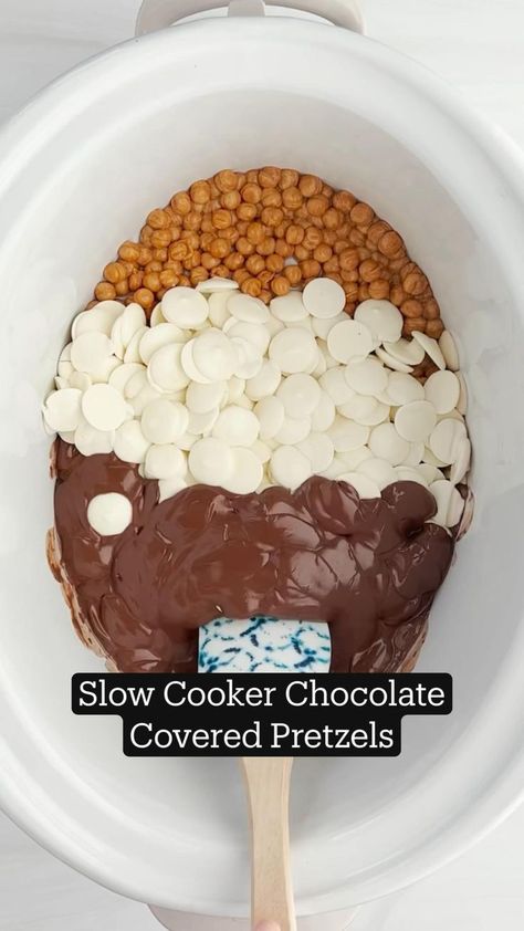 Lock In Food Ideas, Food Dolls Crockpot, Treats To Sell Homemade, Snacks For Nursing Home Residents, Diy Sweets, Crockpot Desserts, Munchies Snacks, Chocolate Melting, Food Dolls