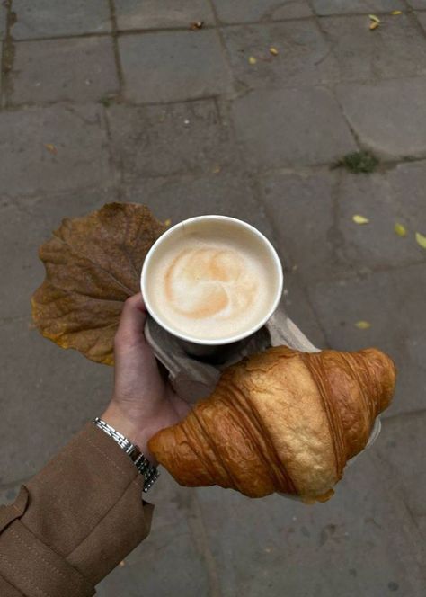 Aesthetic Croissant Picture, Coffee With Croissant, Coffee Croissant Aesthetic, Croissant And Coffee Aesthetic, Coffee And Croissants Aesthetic, Crossaint Aesthetic, Croissants Aesthetic, Fall Aesthetic Coffee, Aesthetic Croissant