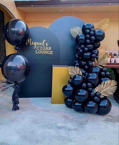 Artist Birthday Party, Artist Birthday, Balloon Artist, Balloon Chain, Birthday Party Theme Decorations, Birthday Balloon Decorations, Black Balloons, 40th Birthday Parties, Theme Party Decorations