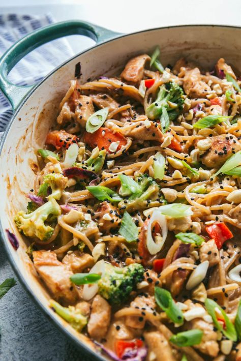 Paleo Chicken Pad Thai (grain-free & vegan option) – Love Chef Laura Paleo Pad Thai Recipe, Paleo Thai Recipes, Paleo Pad Thai, Grain Free Recipes Dinner, Grain Free Dinner, Paleo Ideas, Chicken Pad Thai, Pad Thai Recipe, Pumpkin Seed Butter