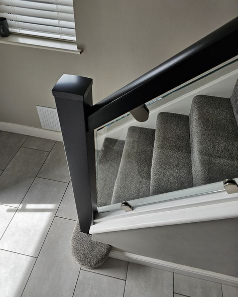 Mix of white and black with glass for a staircase balustrade 👌🏼 #staircasebanisters #glassstaircase #staircaserenovation #staircaseupgrades Staircase Balustrade, Glass Staircase, White And Black, Glass, On Instagram, Quick Saves, White, Instagram, Black