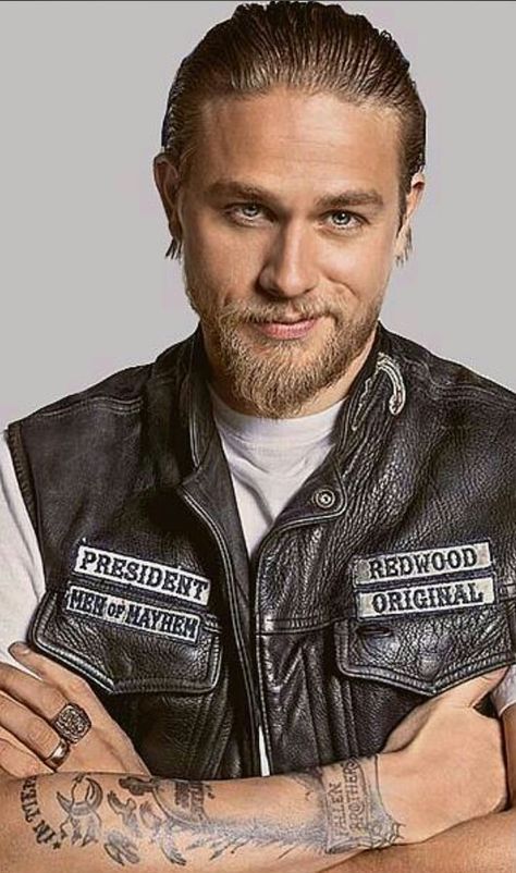 Yeah.....ok. Jax Sons Of Anarchy, Sons Of Anarchy Samcro, Fall Tv, Diamond Wallpaper, Jax Teller, Andrew Lincoln, Movies And Series, Charlie Hunnam, Entertainment Weekly