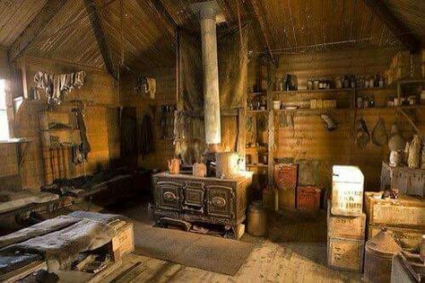 ! Hut Interior, Ross Island, Hunting Cabin, Enchanted Wood, Cabin Interiors, Mediterranean Decor, Indian Home Decor, Remodel Bedroom, Rustic Cabin