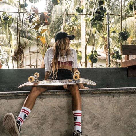 yujinkimyujin: Stile Ragazza Skater, Skater Girl Vibes, Skater Girl Aesthetic, Surfergirl Style, Skateboarding Aesthetic, Photowall Ideas, Skate Vibes, California Aesthetic, Skate Photos