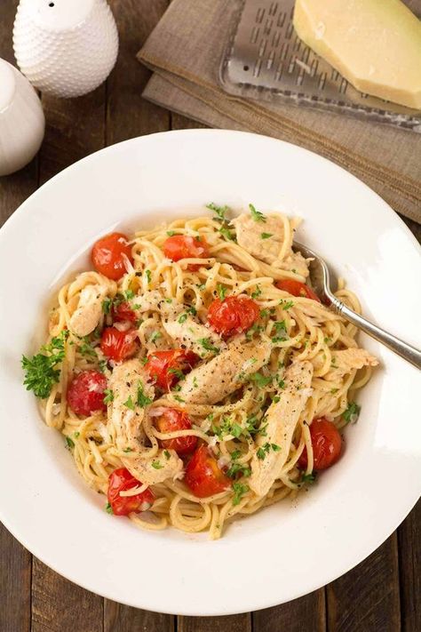 Spaghetti With Chicken, Chicken Scallopini, Lemon Chicken Pasta, Garlic Spaghetti, Honey Lemon Chicken, Creamy Lemon Chicken, Easy Pasta Dishes, Lemon Pasta, Chicken Spaghetti