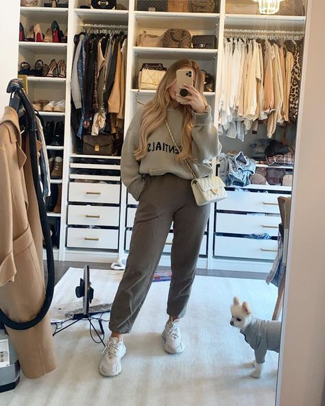 Toni Sevdalis on Instagram: “@essentialsbyfearofgod sweater (I got mine on @stockx - size S) @aym.studio joggers @adidasoriginals ozweego sneakers” Ozelia Shoes Outfit Women, Toni Sevdalis Outfits, Adidas Oswego Outfit, Adidas Ozweego Outfit Women, Ozweego Street Style, Adidas Ozweego Outfit, Ozweego Outfit Women, Toni Sevdalis, Aym Studio