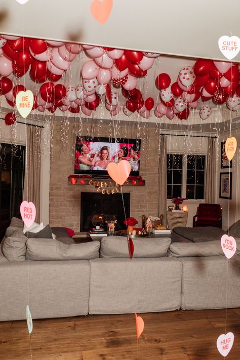 Romcom Birthday Party, Rom Com Party Theme, Romcom Party Theme, Girls Night Movies, Speakeasy Party, Balloon Ceiling, Planning Board, Galentines Party, Balloon Installation