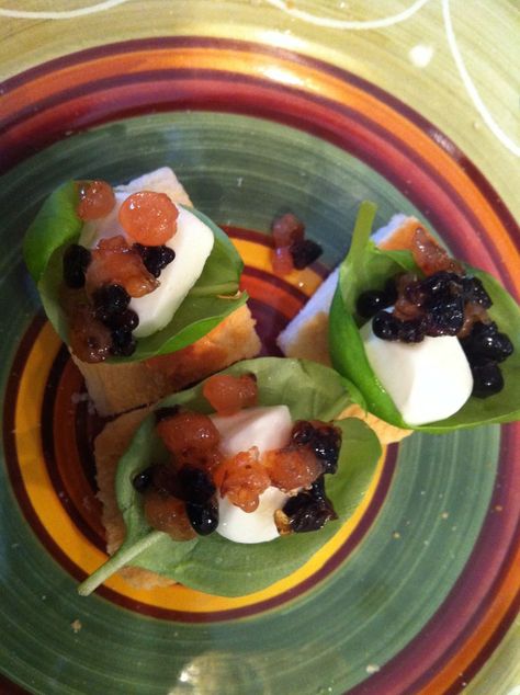 Bite Size Caprese Using Tomato and Balsamic "Caviar" Balsamic Caviar, Tomato Basil Appetizer Balsamic Vinegar, Mozerella Tomato Basil Appetizers Balsamic Vinegar, Balsamic Caviar Pearls, Russian Eggplant Caviar, Caviar Bump, Mozzarella Pearls, Entertaining Dinner, Tomato Juice