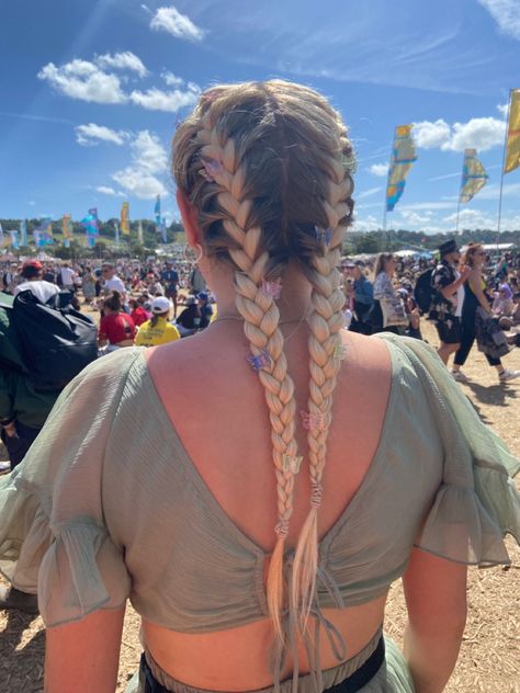 Cute girlie festival hair idea, french braids and butterfly clips! Glastonbury 22🤍