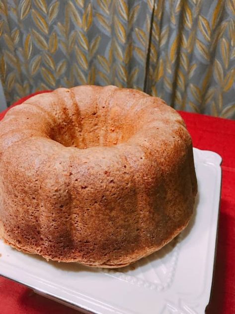 Grandma's Sour Cream Pound Cake - 4 Hats and Frugal Grandma's Pound Cake Recipe, Sour Cream Pound Cake Recipe, Cream Pound Cake Recipe, Pond Cake, Cream Cheese Pound Cake Recipe, Pound Cake Recipes Easy, Butter Pound Cake, Sour Cream Pound Cake, Sour Cream Cake