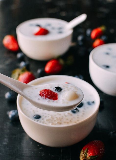 #Coconut #Tapioca #Dessert, recipe by http://thewoksoflife.com Sticky Rice Dessert Recipe, Recipes Fine Dining, Sweet Rice Balls, Chinese New Year Desserts, Asian Deserts, Tapioca Dessert, Coconut Tapioca, Asian Bakery, Hmong Culture