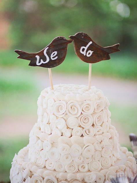 15 Awesome DIY Wedding Cake Topper Ideas | TheKnot.com Wedding Cake Topper Ideas, Simple Wedding Cake Toppers, Diy Wedding Cake Topper, Cake Topper Ideas, Bird Cake Topper Wedding, Wedding Cake Birds, Bird Cake Toppers, Creative Wedding Cakes, Diy Wedding Cake